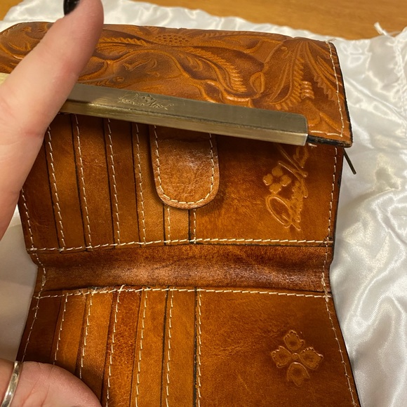 Patricia Nash wallet - Picture 4 of 7